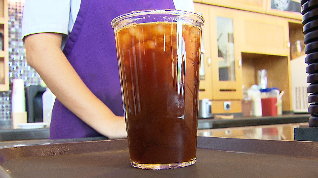 [친절한 경제] '컵값 따로' 아직인데&hellip;커피값 또 오른다