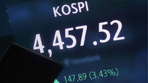 코스피 4,457 또 '사상 최고치'&hellip;코스닥도 4년 만 최고