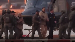 마두로 다리 절고, 부인 눈에 멍&hellip;카메라에 모습 찍혔다