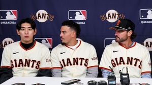 이정후, 아다메스와 '젠슨 황 치맥 회동' 성지 순례