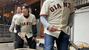 "정후, 금 밟았어!" 비석치기에 진심이었던 MLB 사나이들