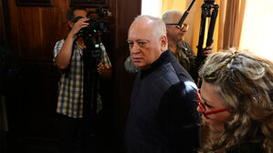 "미, 베네수 강경파 내무장관에 '협조 안 하면 제거 대상' 경고"