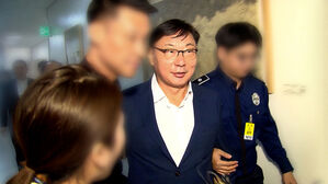 [단독] '퇴정' 검사들에 "휴대전화 내라"&hellip;반발 확산