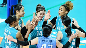 '실바+레이나 52점' GS칼텍스, 페퍼저축은행에 짜릿한 역전승