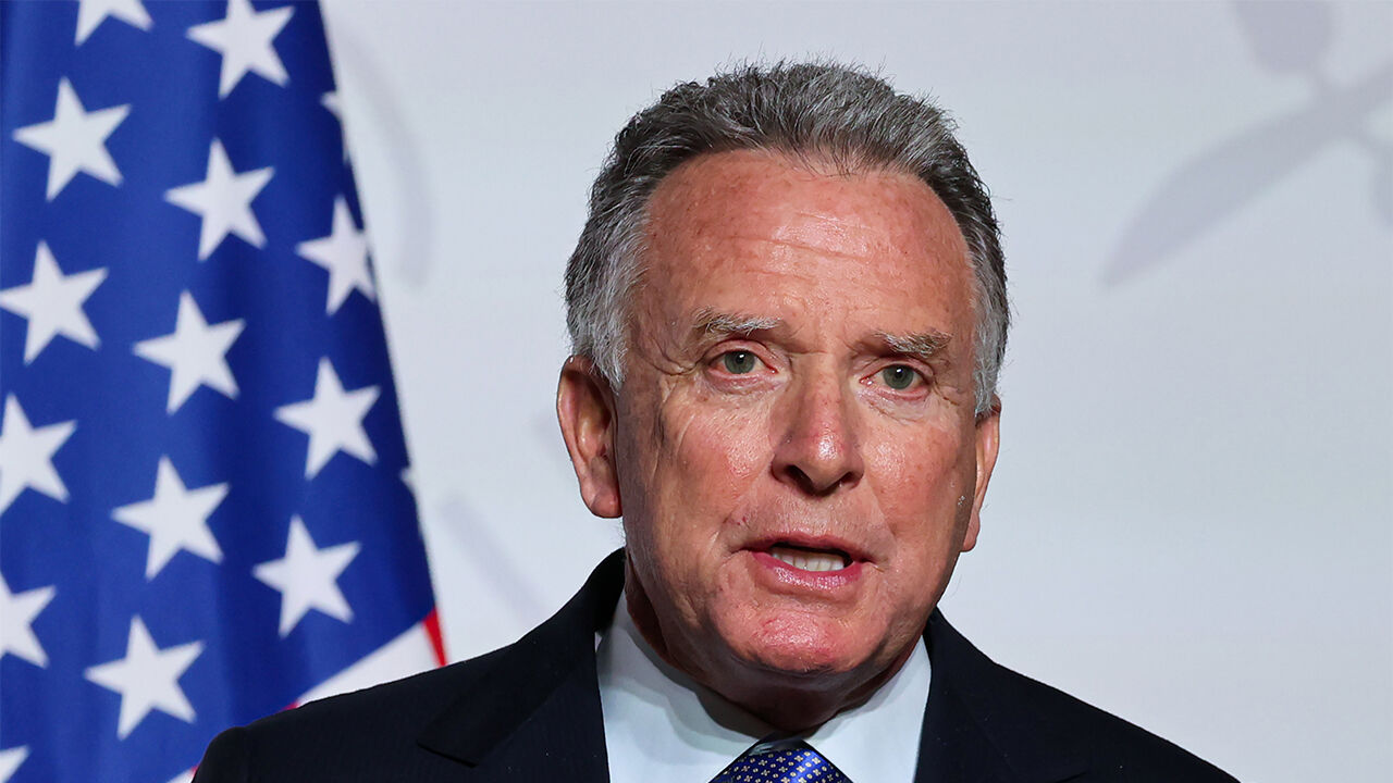 스티브 윗코프 미국 특사가 6일(현지시간) 프랑스 파리에서 '의지의 연합' 회의에 참석한 뒤 정상들과 공동 기자회견을 열고 있다. (사진=AP, 연합뉴스)