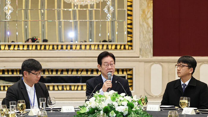 [속보] 이 대통령, 한한령에 "질서 있게 해결될 것&hellip;중국, 명확히 의사 표현"