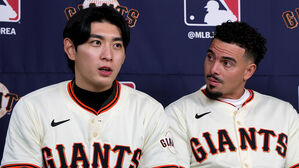 유망주 클리닉 나선 MLB 이정후 "후배들과 추억 만들어서 감사"