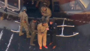 "델타포스 문 열고 쳐들어갈 때 마두로 부부 놀라서 다쳤다"