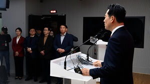 당내선 "부족" 지적도&hellip;민주 "철 지난 사과"