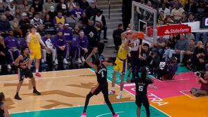 돈치치&middot;헤이즈의 합작 슛&hellip;환상적 '앨리웁 덩크'