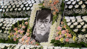 고 안성기 오늘 영면&hellip;9시 영결식 거행