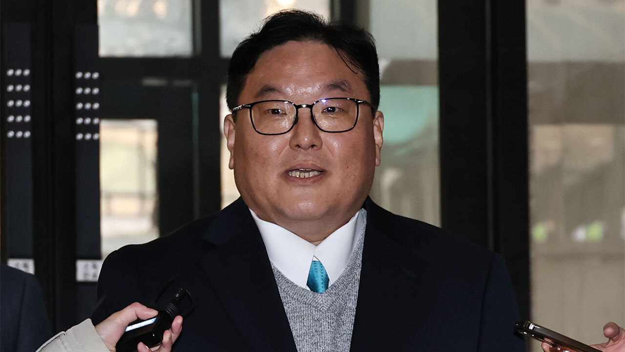 엄희준 광주고검 검사가 9일 서울 서초구 안권섭 상설특별검사 사무실로 출석하며 취재진 질문에 답하고 있다. (사진=연합뉴스)