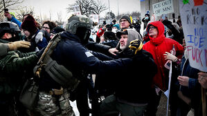 "차로 공격" 또 2명 쐈다&hellip;"자초한 비극" 두둔에 분노