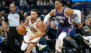 '커리 더블더블' GS, 새크라멘토에 34점차 대승