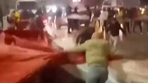 전국서 "국기 찢어버려!" 최대 위기&hellip;사망자 수 급증 