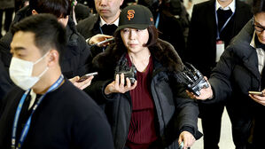 '강선우 1억 의혹' 김경, 3시간 반 조사 후 귀가&hellip;재소환 방침