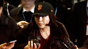 김경, 귀국 후 새벽까지 조사&hellip;집&middot;사무실 압수수색