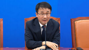 민주 새 원내대표에 한병도&hellip;"혼란 신속히 수습"