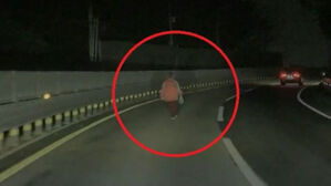 깜깜한 국도 가운데 '터벅터벅'&hellip;아찔 순간 나타난 구인