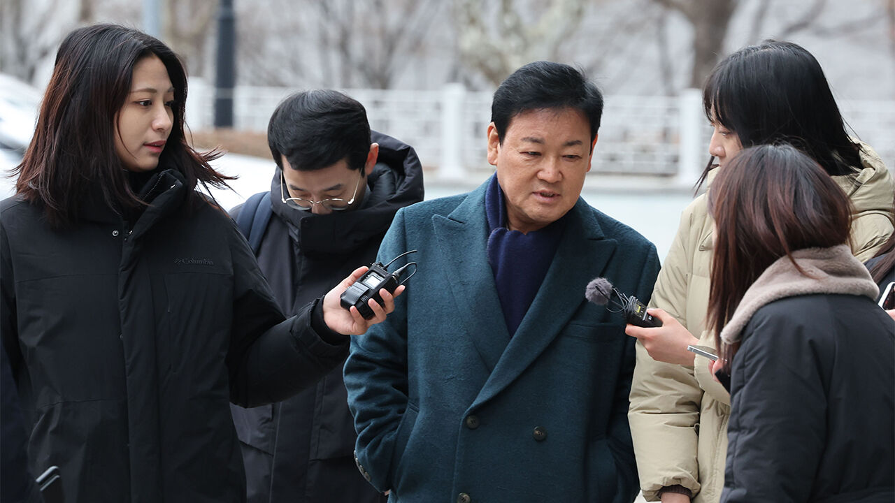 안부수 전 아태평화교류협회장이 12일 서울 서초구 서울고검 인권침해점검 태스크포스(TF)에 피의자 신분으로 출석하고 있다. (사진=연합뉴스)