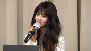 다니엘, SNS 라이브 진행&hellip;퇴출 뒤 첫 개인 활동