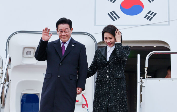 [속보] 이 대통령, 일본 도착&hellip;나라현에서 한일 정상회담