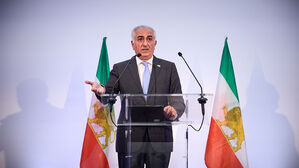 '망명' 팔레비 왕세자 "미국이 조속히 이란 사태에 개입해야"