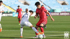 U-23 이민성호, 2살 어린 우즈베크에 완패&hellip;천신만고 8강행