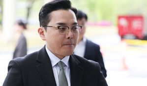 '경기도 법카 의혹' 제보자 손배소 일부 승소&hellip;"2천만 원 배상"