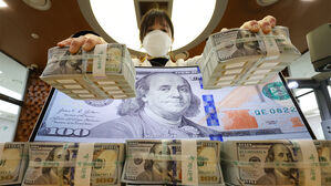 한은 "작년 10월까지 외화 196억 달러 순유출&hellip;환율 상승 요인"