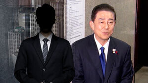 "개인 금고 있다" 차남 자택도 압색&hellip;취재진 질문 쏟아지자
