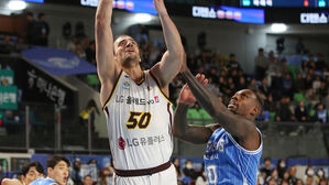 '유니폼 찢은' 프로농구 LG 마레이, 벌금 90만 원