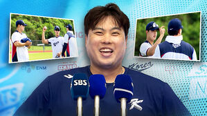 '일타강사' 류현진 특강&hellip;"인생 커브 배웠어요"