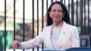 베네수 야권지도자 마차도, 트럼프에 진품 노벨평화상 전달