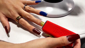 클릭하면 색깔이 '휙휙'&hellip;5초면 네일 아트 완성