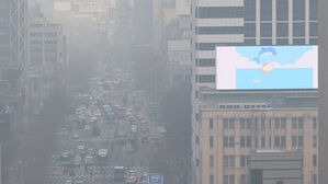 전국 미세먼지로 뒤덮여&hellip;서쪽 지역엔 짙은 안개도