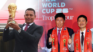 "언젠가는 우리 품에"&hellip;월드컵 트로피가 왔다!