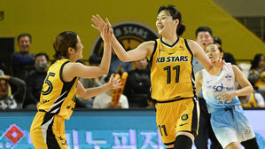 '강이슬 32점' KB, 단독 2위 사수&hellip;신한은행 9연패