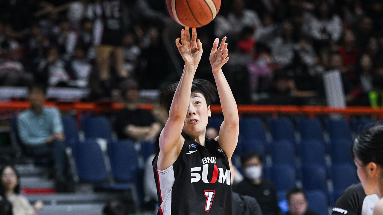 '박혜진 13점' BNK, 삼성생명 누르고 2위 추격