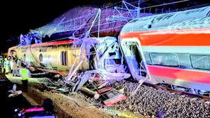 스페인 고속열차 충돌&hellip;"최소 21명 사망, 늘어날 듯"