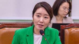 카페 함께 갔나, 공천 왜 줬나&hellip;강선우가 마주할 경찰 질문들