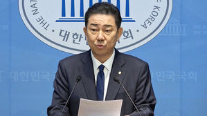 "의혹 해소하고 돌아오겠다"&hellip;자진 탈당