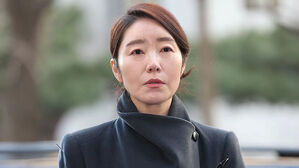 강선우 의원 첫 피의자 조사&hellip;취재진 질문에 고개 '푹'