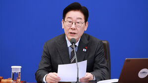 이 대통령 "일부 공공기관, 똑같은 태도 보여&hellip;제재해야"