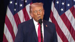 트럼프, 1주년 깜짝회견서 "한일과 합의로 전례없는 자금 확보"