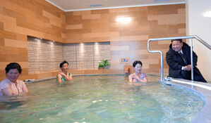 김정은, "물고기 수조" 질타했던 온천시설 찾아 "훌륭해"