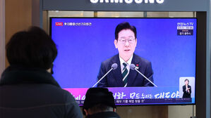 이 대통령 "부동산 세금규제 지금은 깊이 고려 안 해&hellip;마지막 수단"