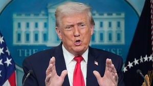 트럼프, 1주년 깜짝 회견서 "한일과 합의로 전례 없는 자금 확보"