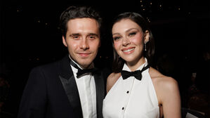 하객들 앞 아들에 다가가 '부비부비'?&hellip;결혼식 영상 '봉인' 