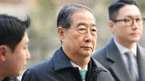 한덕수 '내란 중요임무 종사' 1심 징역 23년&hellip;법정구속